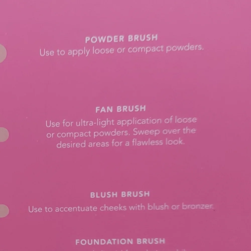 Isaac Mizrahi Make Up Brush Set w/ Case NWOT